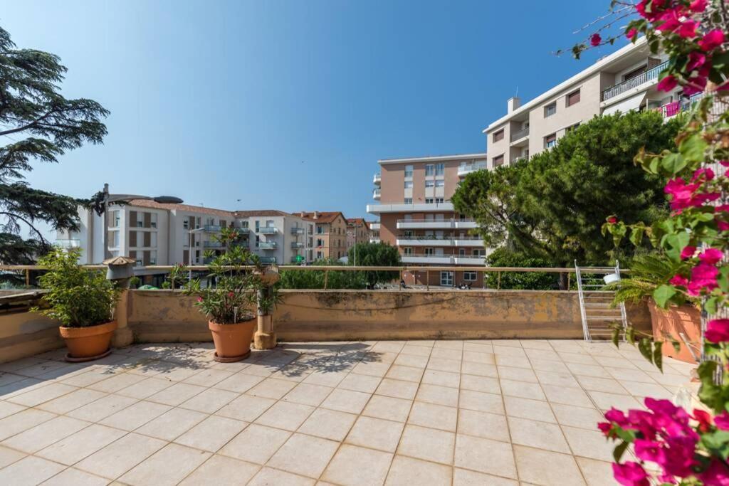 Appartement Grande Terrasse A Cote Monaco & Plage Saint-Antoine  Exteriör bild